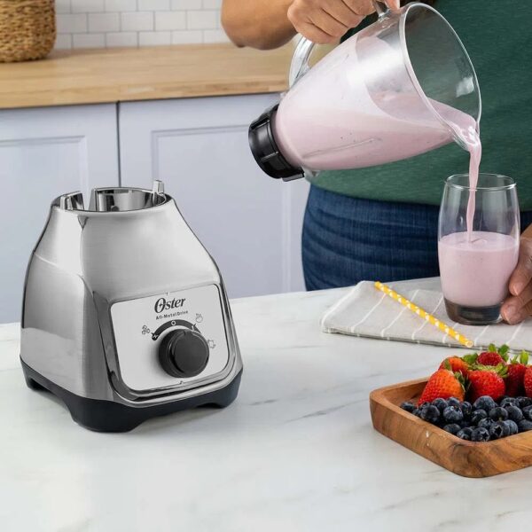 Licuadora Oster® con vaso de vidrio y control de perilla BLSTKAGNRD - Imagen 4