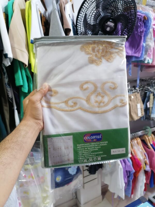 Cortina de Cuarto Blanca Bordada - Colortex