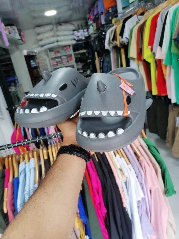 Sharky Chancla Gris